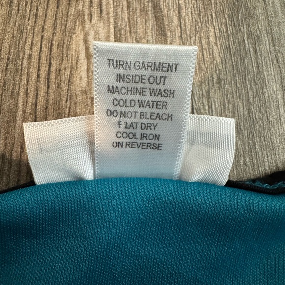 Vibrant Teal and Multicolor Long Sleeve Women's Top - Picture 8 of 9